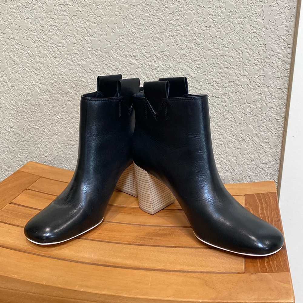 MERCEDES CASTILLO Bailee Black leather booties sz 39 NWT